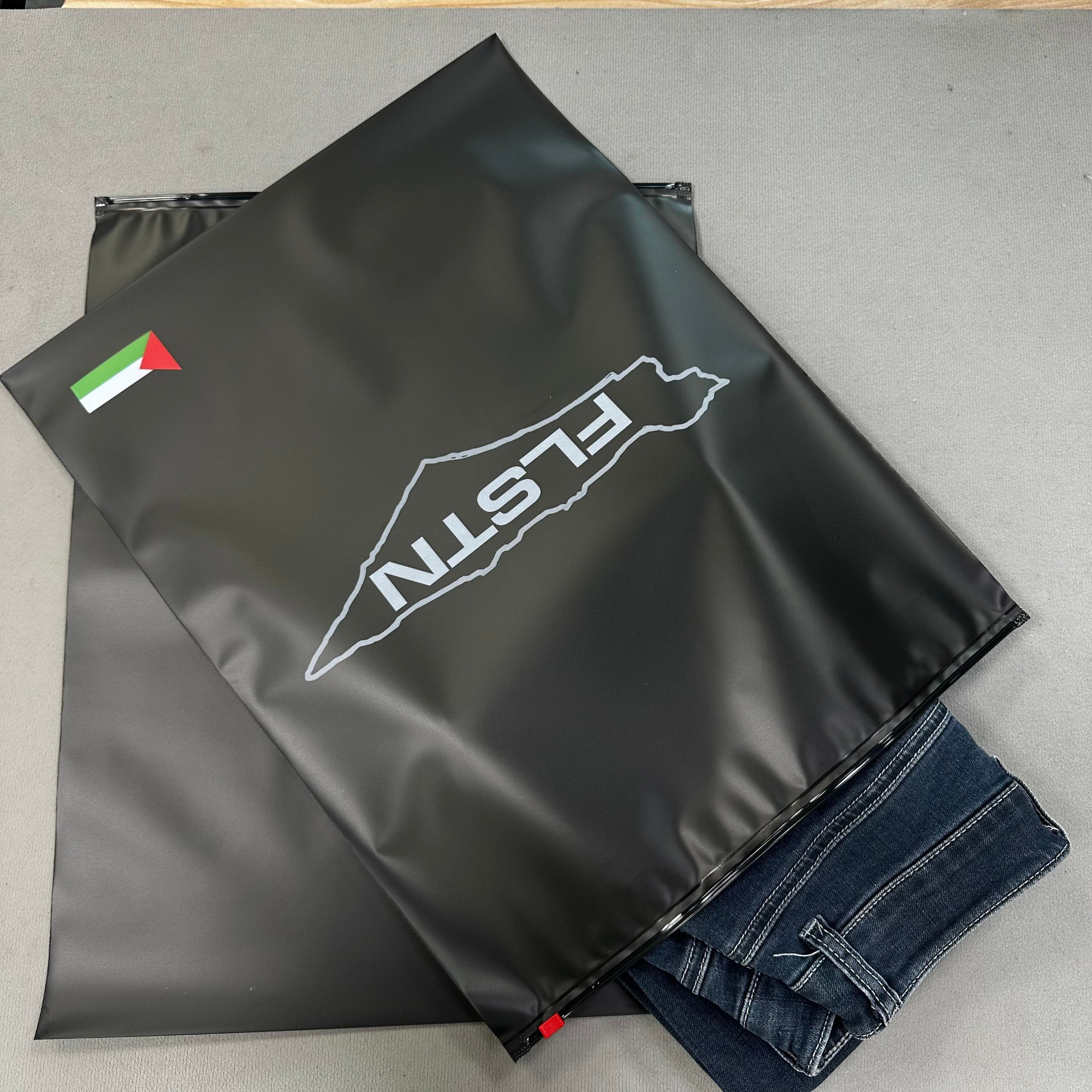 Frosted Plastic Bag Clothes Zip Lock Self Sealing Bag Clothing Packaging Frosted Zipper Bags