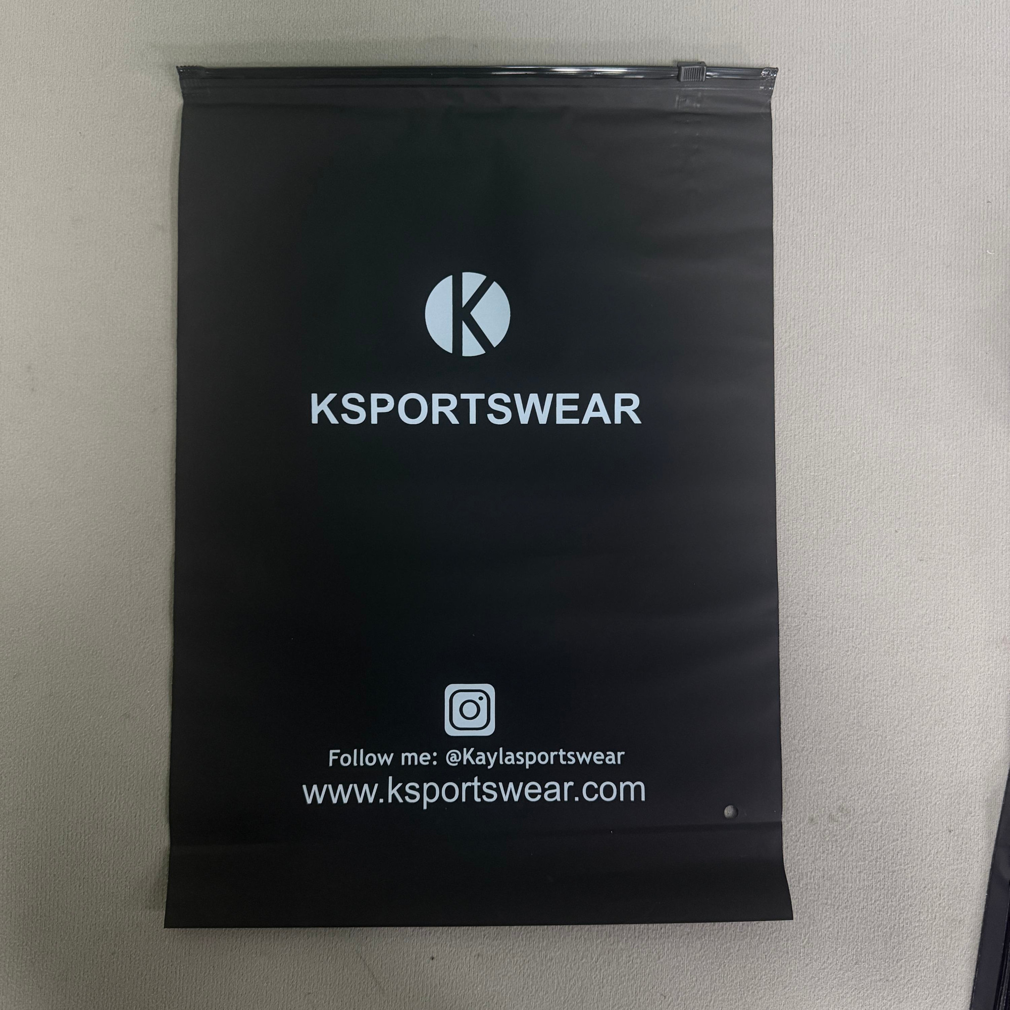 Black Clothing Zip Lock Poly Bags Packaging Hoodie Pouch Custom Logo Printed Zipper Plastic Bags