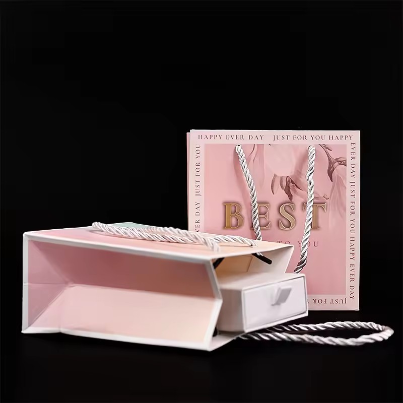 Luxury gift paper bag with your logo gift bag grocery paper with your logo jewelry portable promotional oem competitive price gold paper flyer bagportable promotional oem competitive biodegradable pap