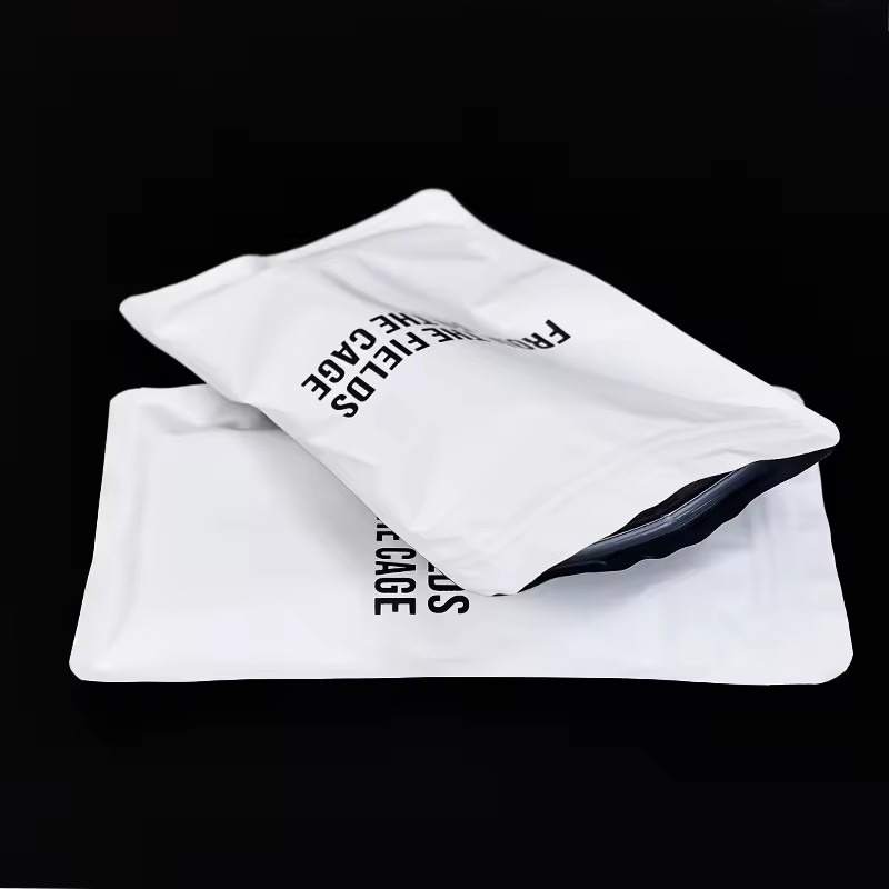 Industrial Use	Food Bag Type	Stand Up Pouch Feature	Barrier Plastic Type	PA/NY Other attributes Place of Origin	Guangdong, China Brand Name	seawave Model Number	018 Surface Handling	Gravure printing M